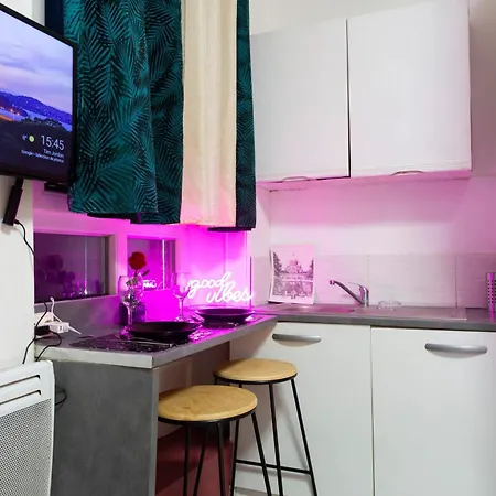 Confortable A Avec Equipements Modernes Апартаменты